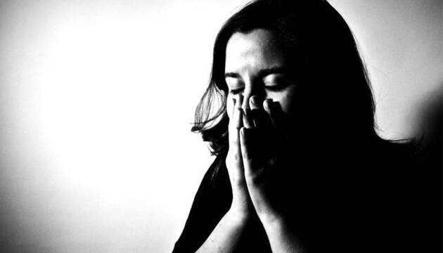 ¿Cuáles son los signos y síntomas comunes de la dependencia en una relación?